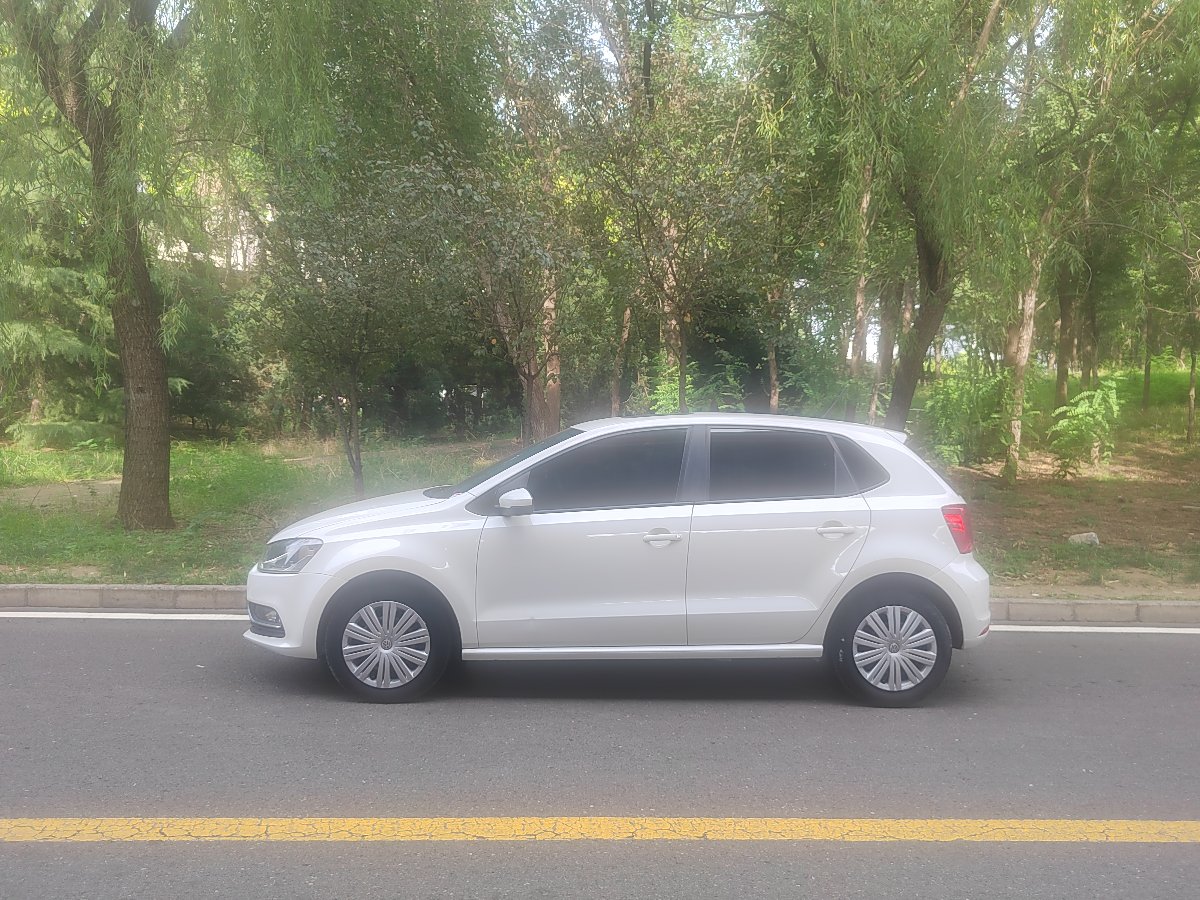 Volkswagen Polo 2017 car image #6