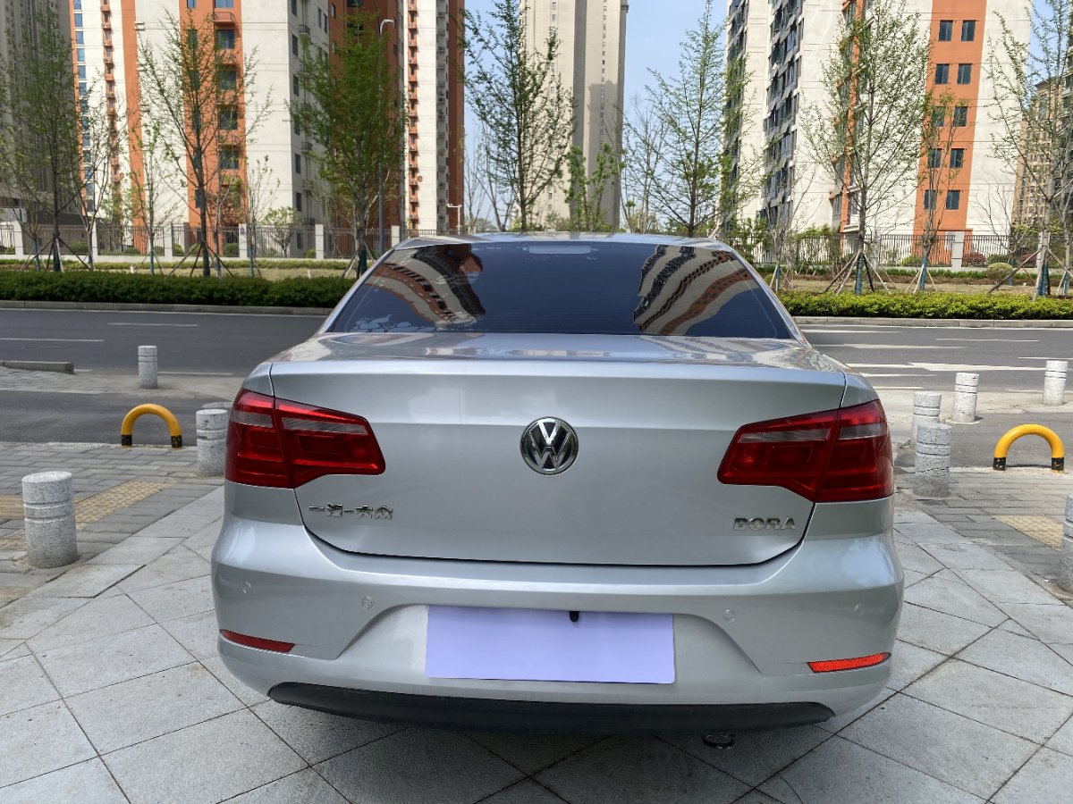 Volkswagen Bora 2013 car image #7