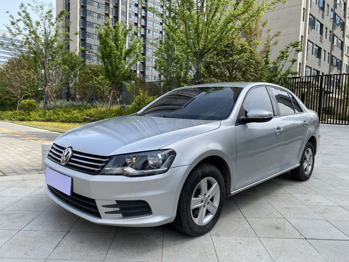 Volkswagen Bora 2013 car image 