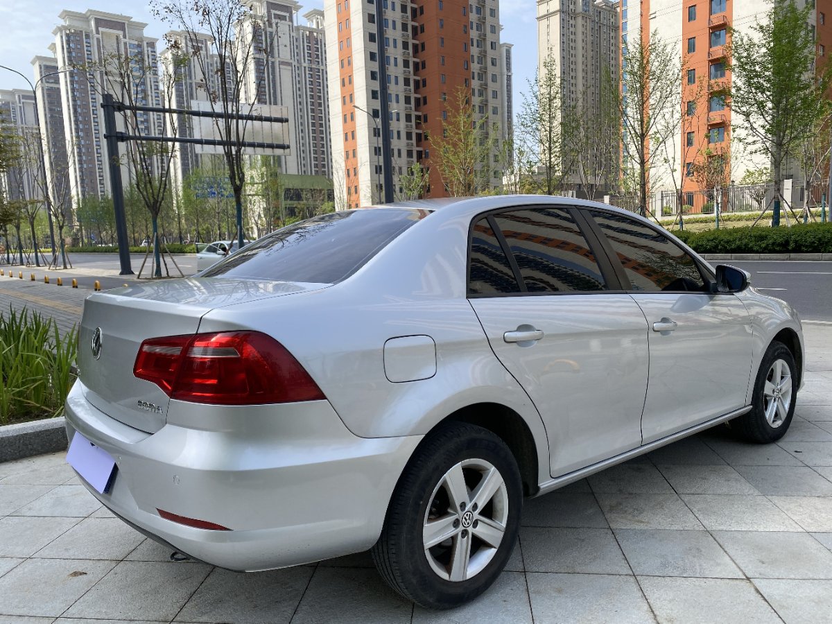 Volkswagen Bora 2013 car image #5