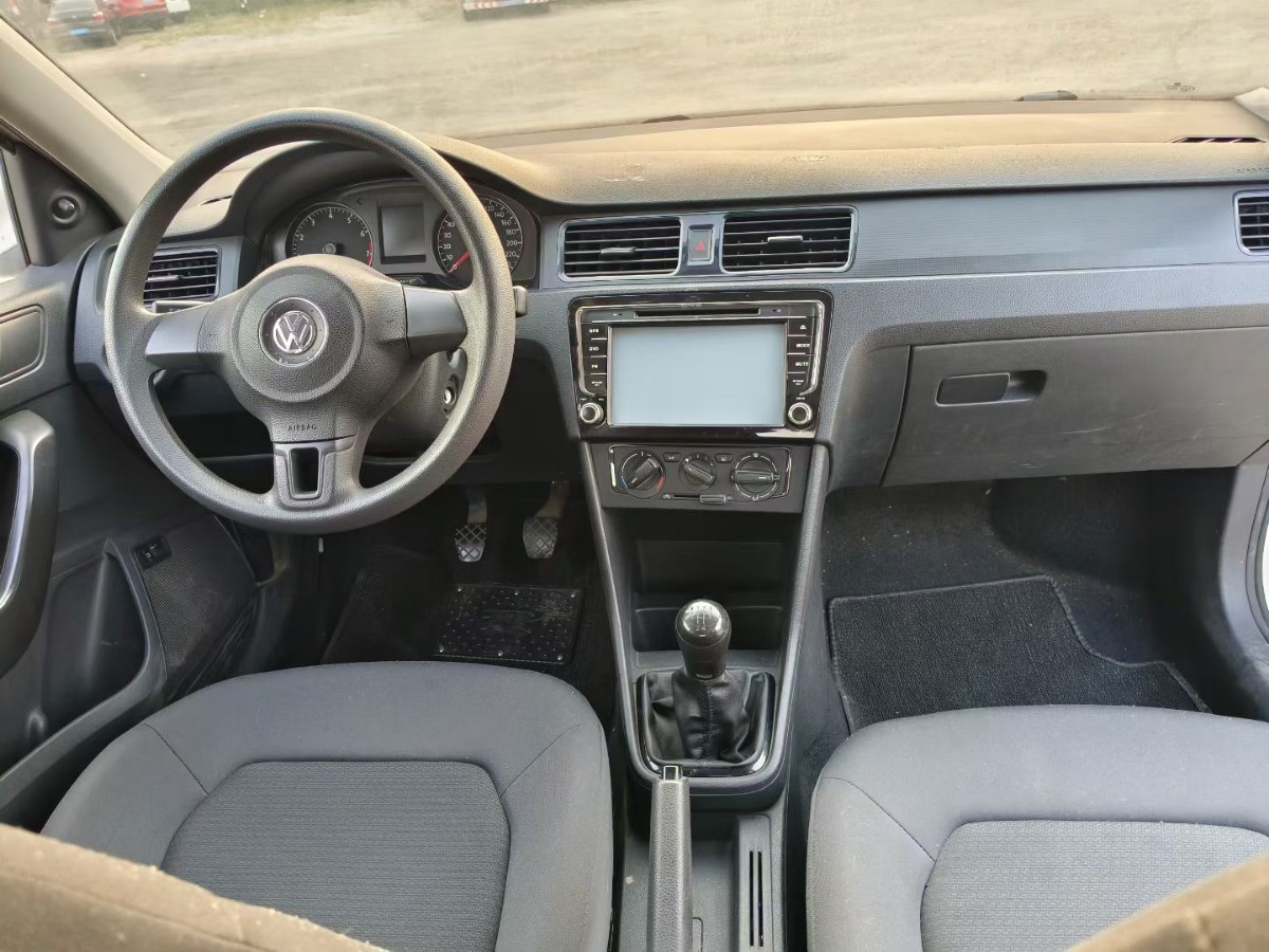 Volkswagen Santana 2015 car image #9