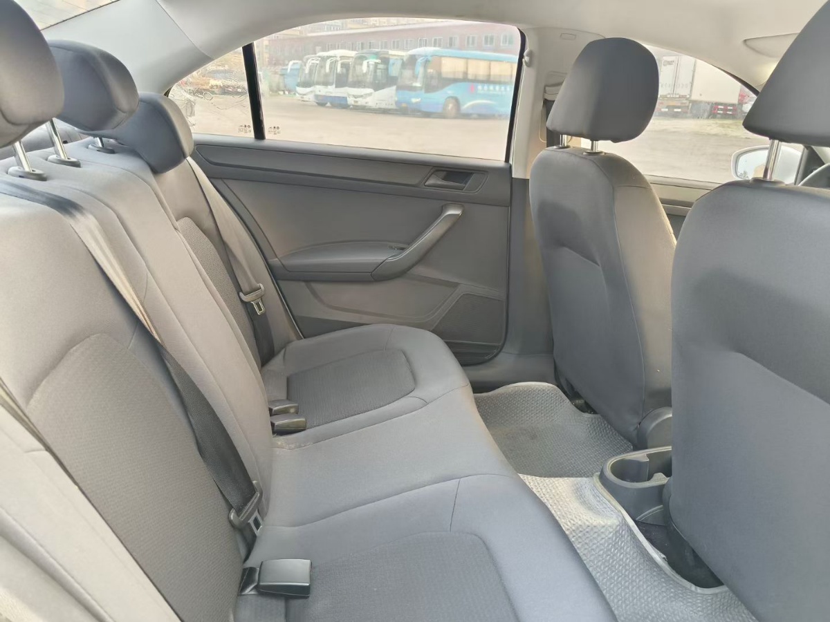 Volkswagen Santana 2015 car image #7