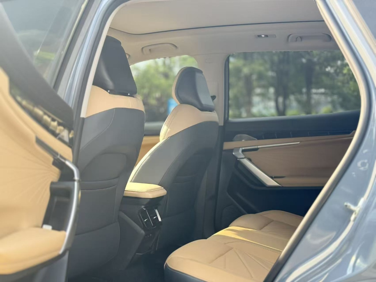 GEELY Boyue L 2023 car image #6