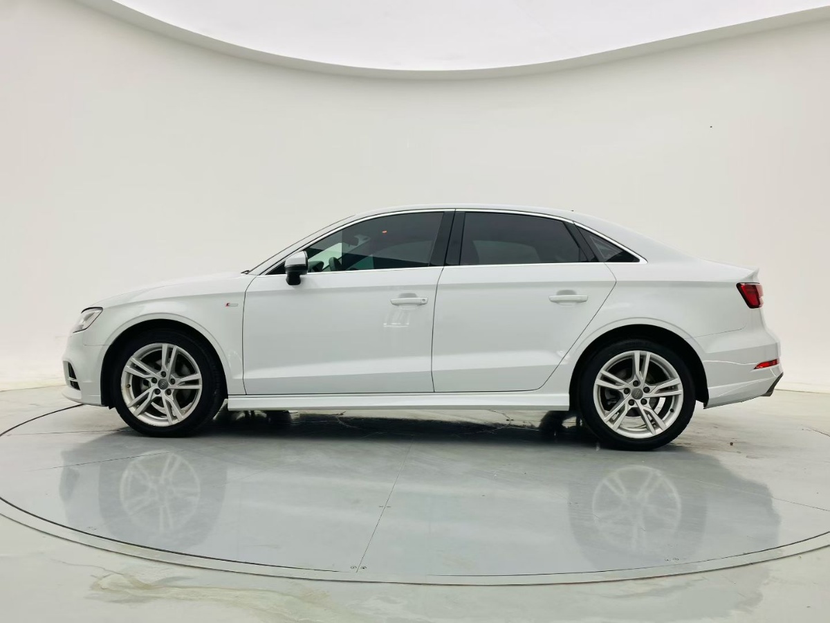 Audi A3 2020 car image #4