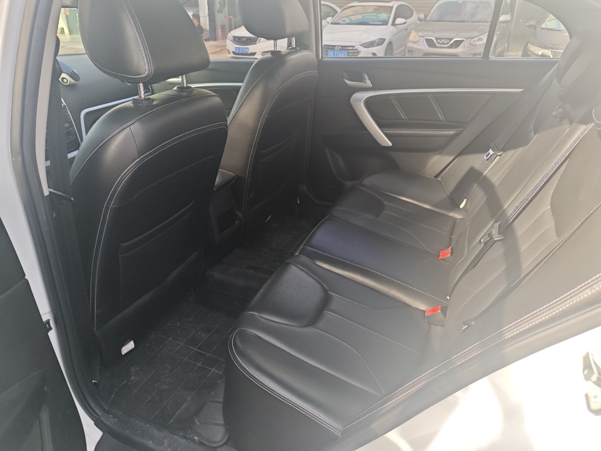 GEELY Emgrand 2016 car image #2