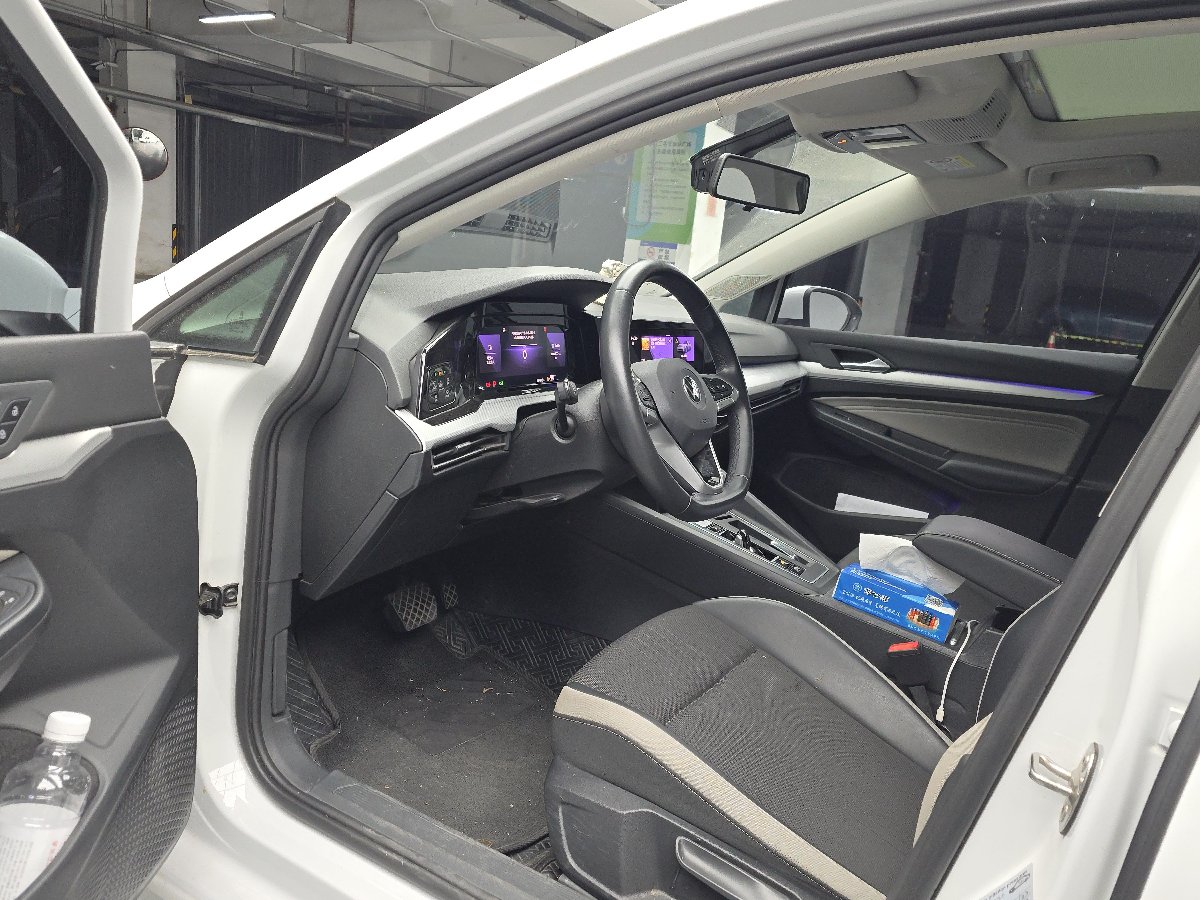Volkswagen Golf 2022 car image #7