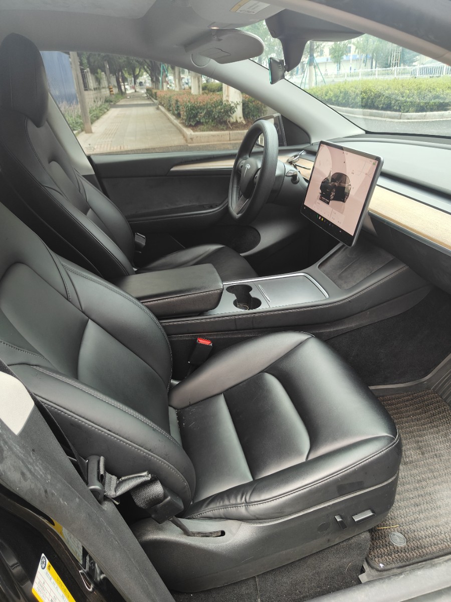 Tesla Model Y 2022 #5 Tesla Model Y 2022 car image #5