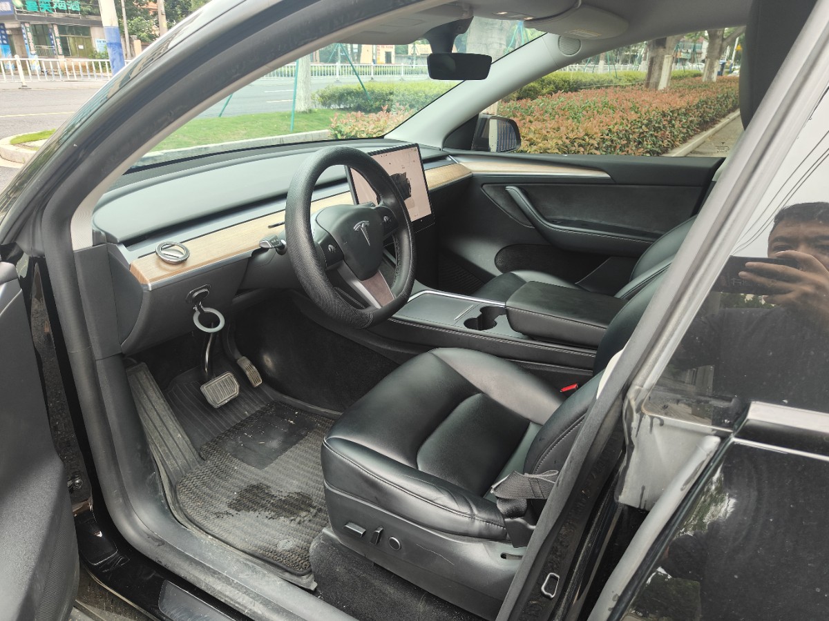 Tesla Model Y 2022 #3 Tesla Model Y 2022 car image #3