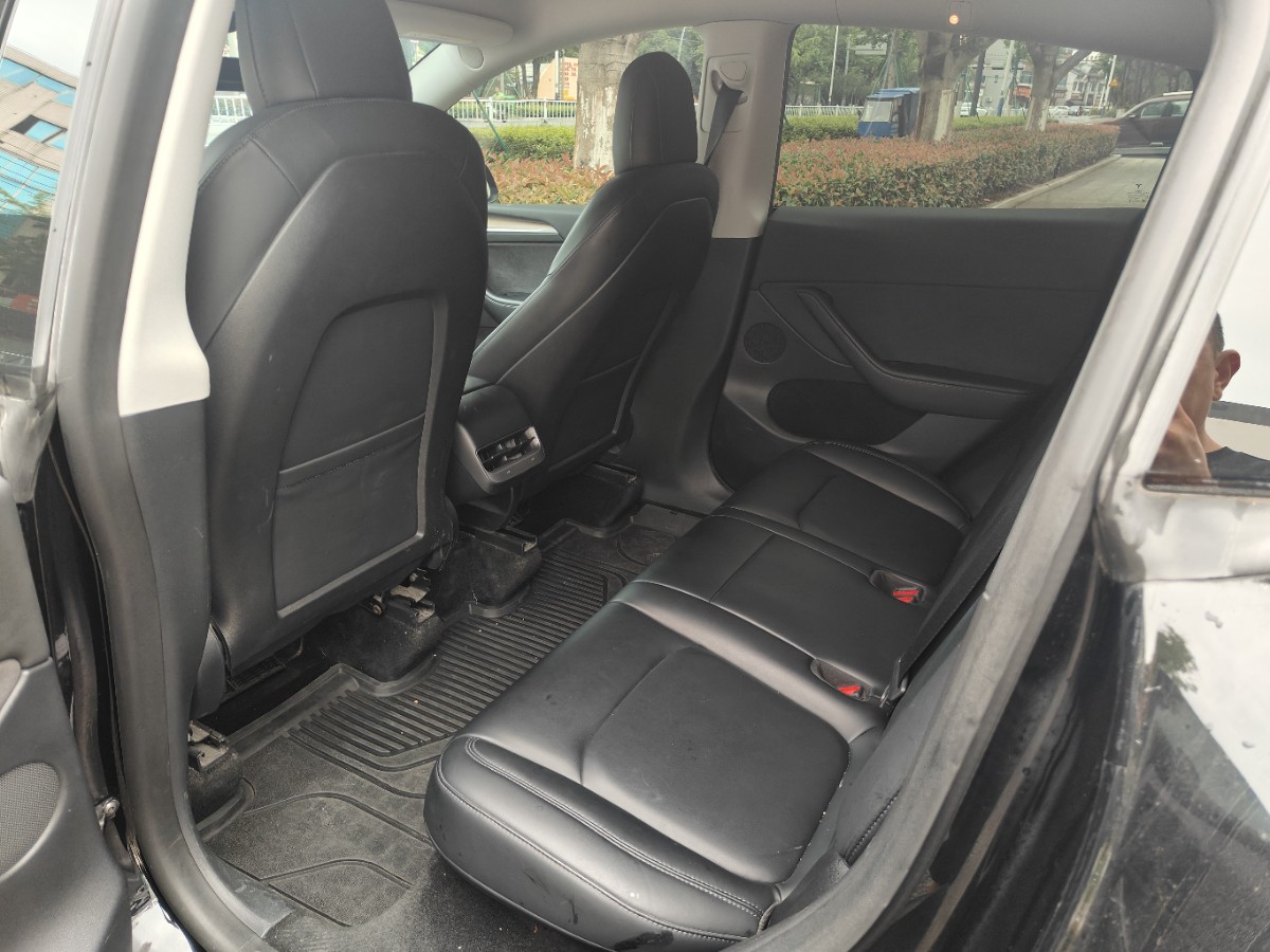 Tesla Model Y 2022 #4 Tesla Model Y 2022 car image #4