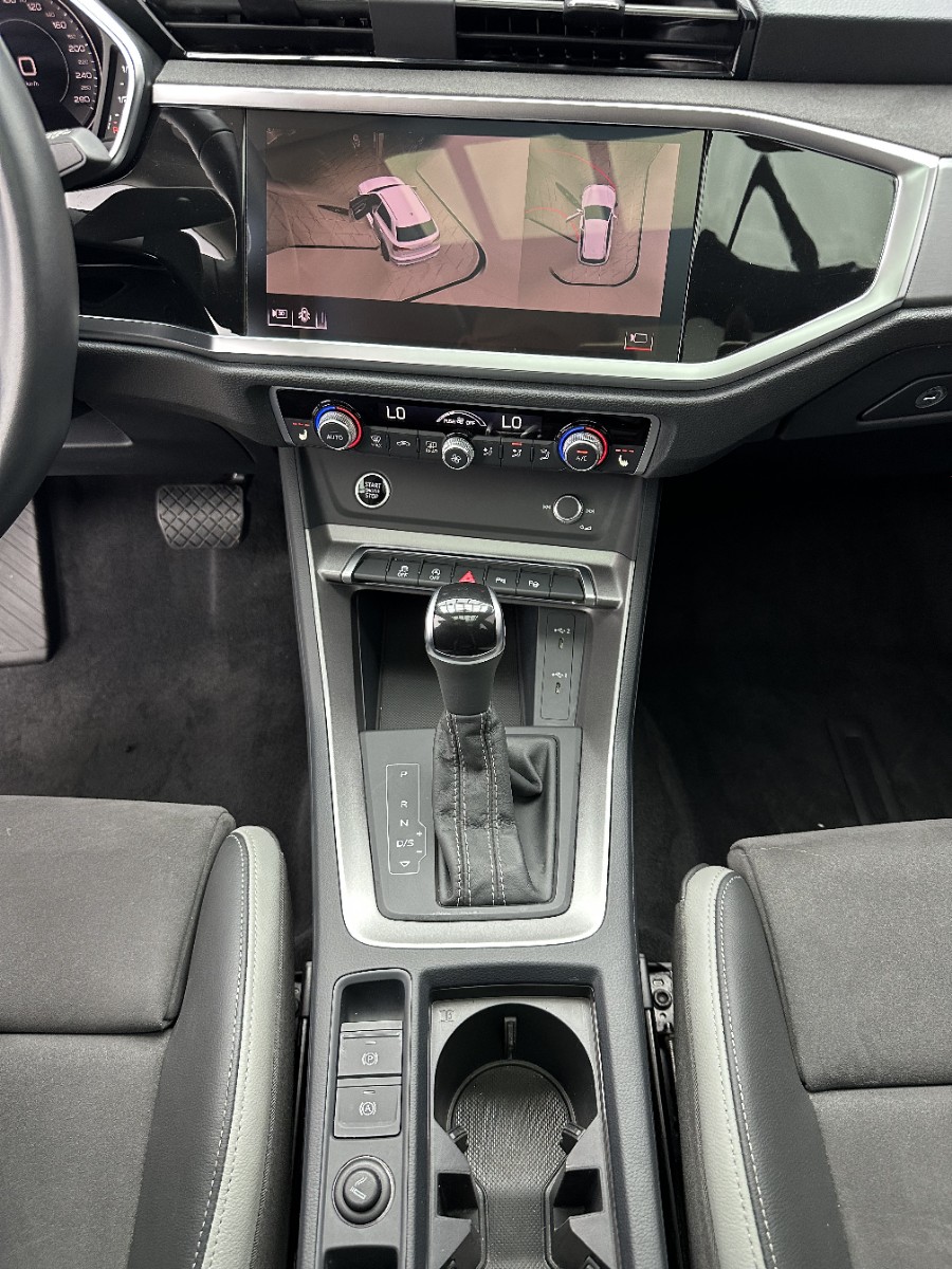 Audi Q3 2023 car image #14