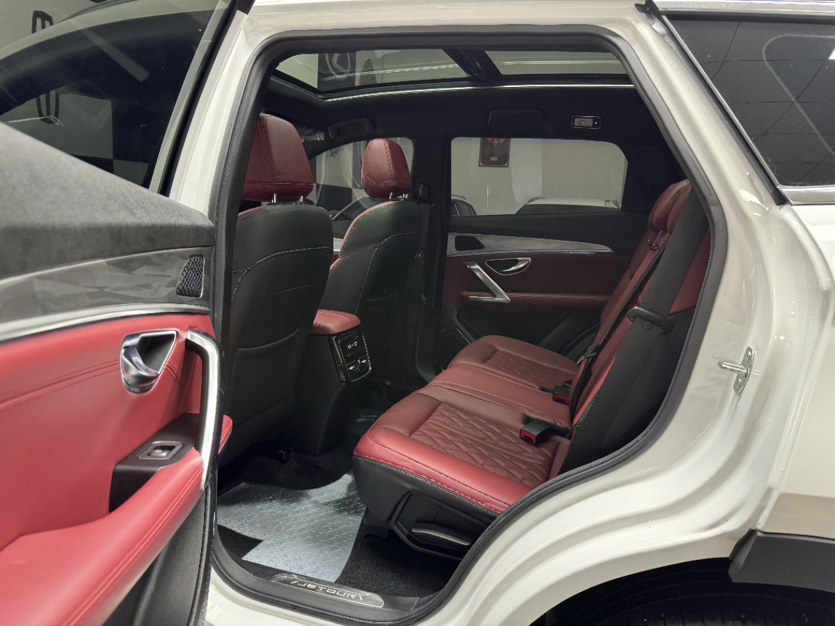 Jetour X70 PLUS 2023 #8 Jetour X70 PLUS 2023 car image #8