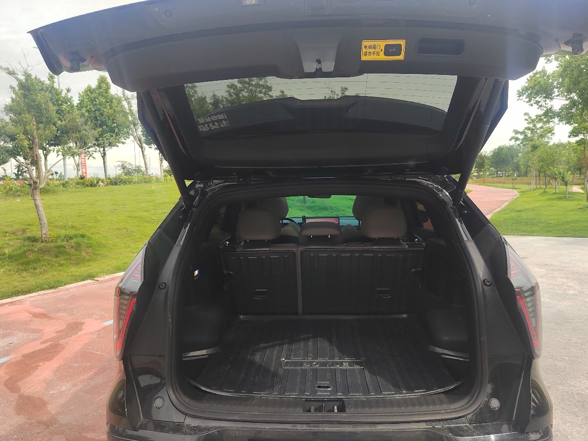 GEELY Boyue L 2025 car image #9