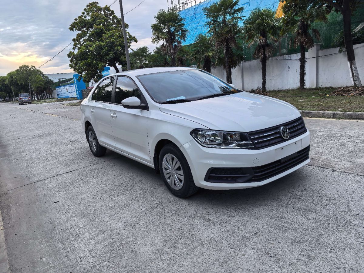 Volkswagen Santana 2023 car image #2