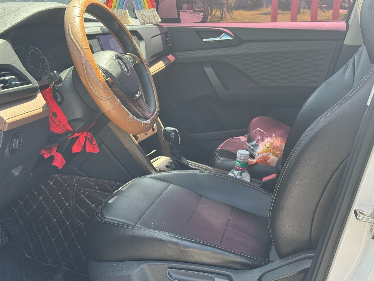 Volkswagen Tharu 2019 car image #4
