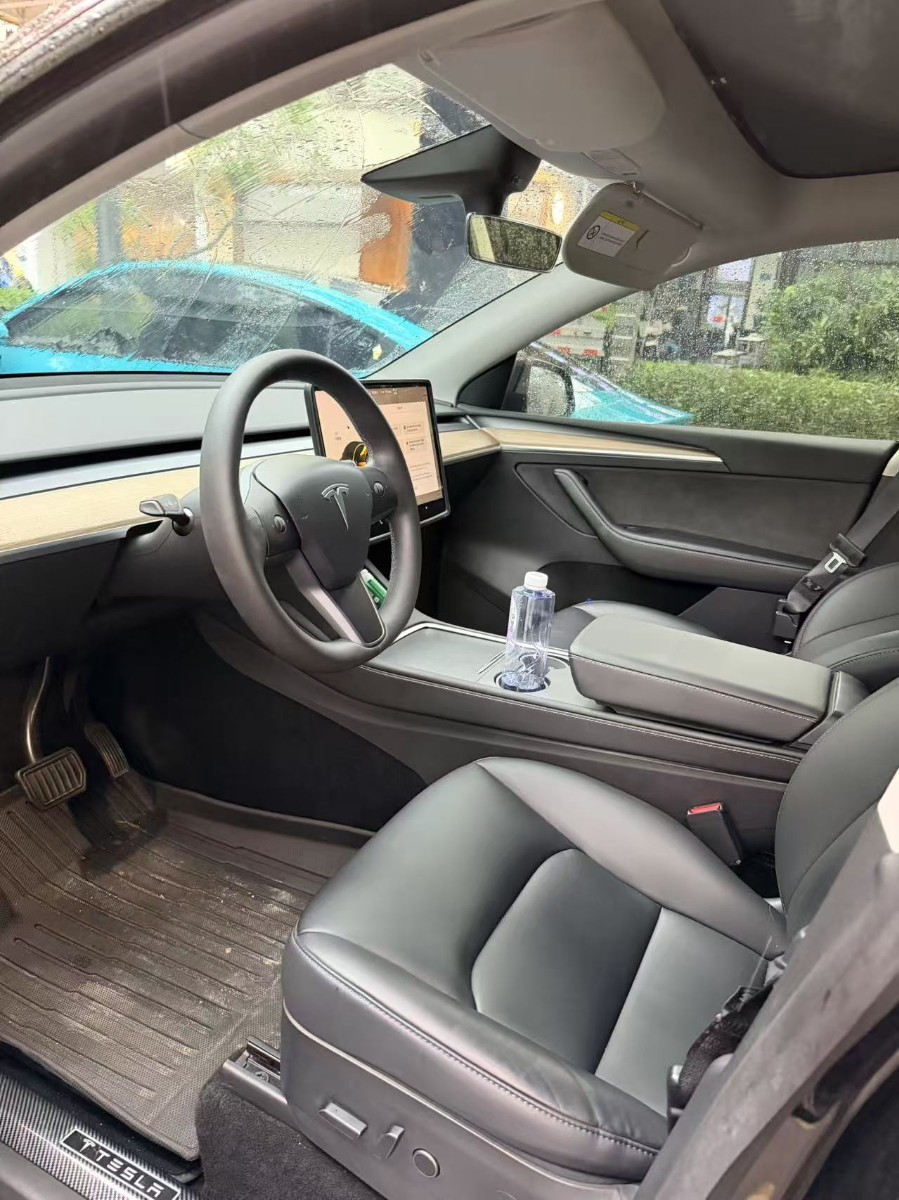 Tesla Model Y 2022 #3 Tesla Model Y 2022 car image #3