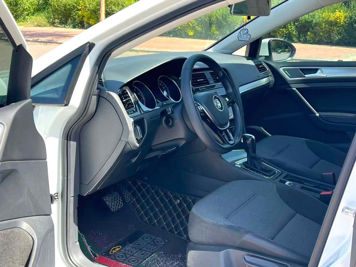 Volkswagen Golf 2020 immagine di auto #3