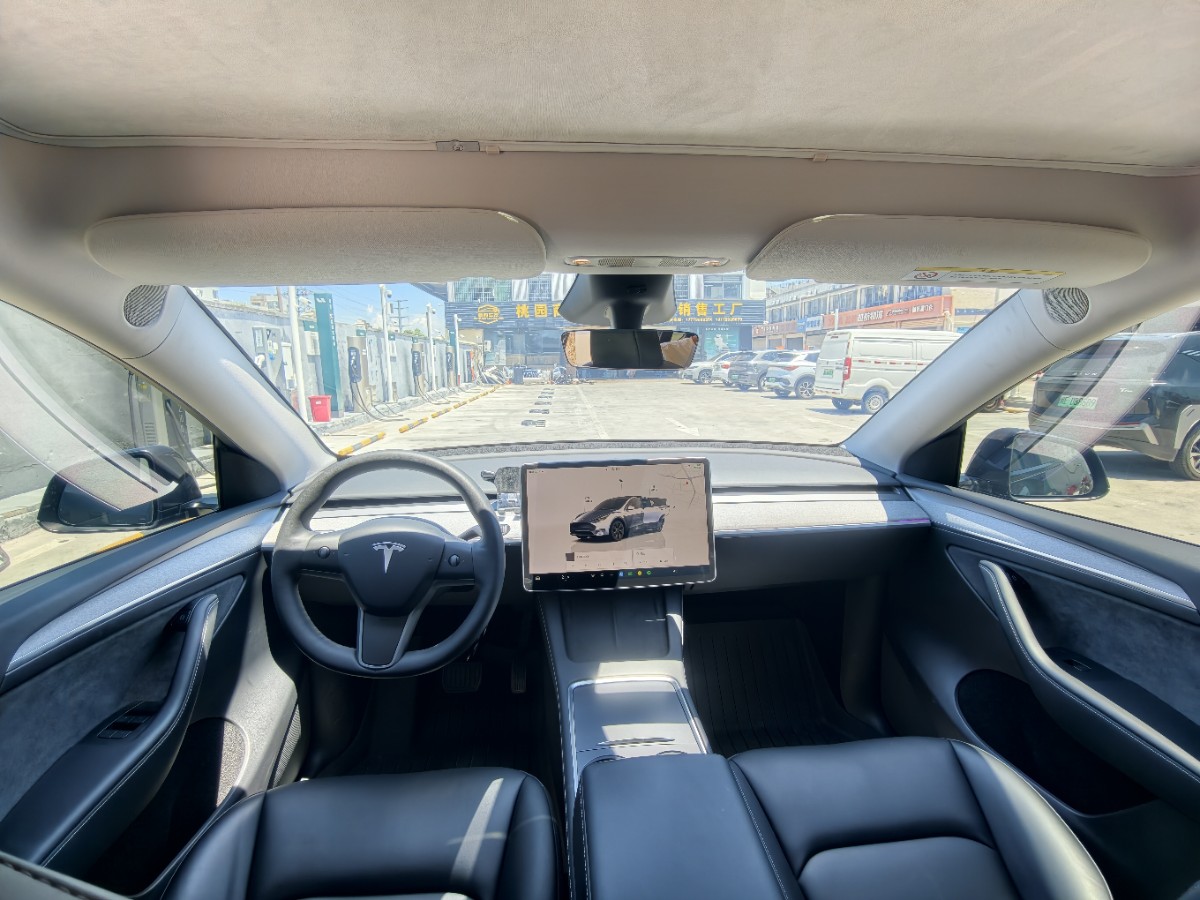 Tesla Model Y 2024 #3 Tesla Model Y 2024 car image #3