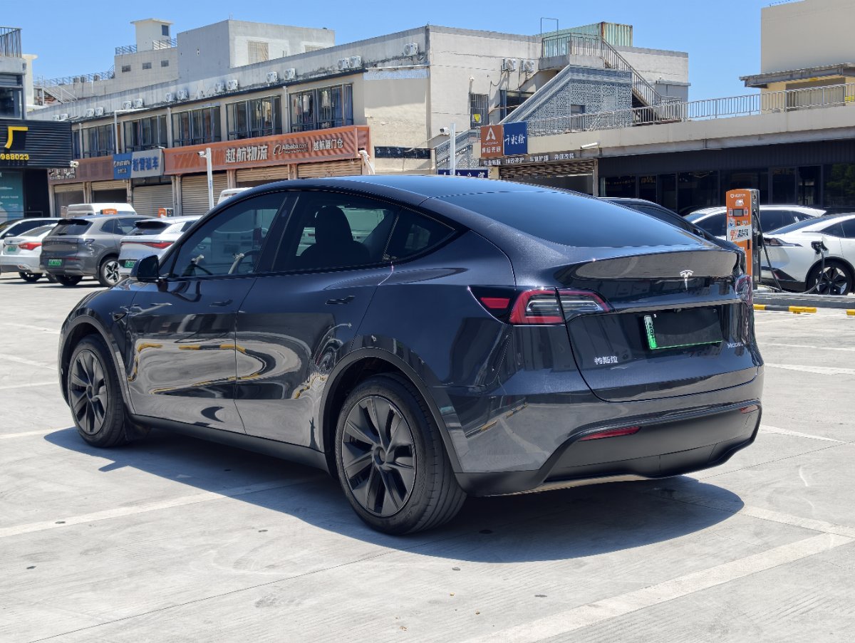 Tesla Model Y 2024 #11 Tesla Model Y 2024 car image #11
