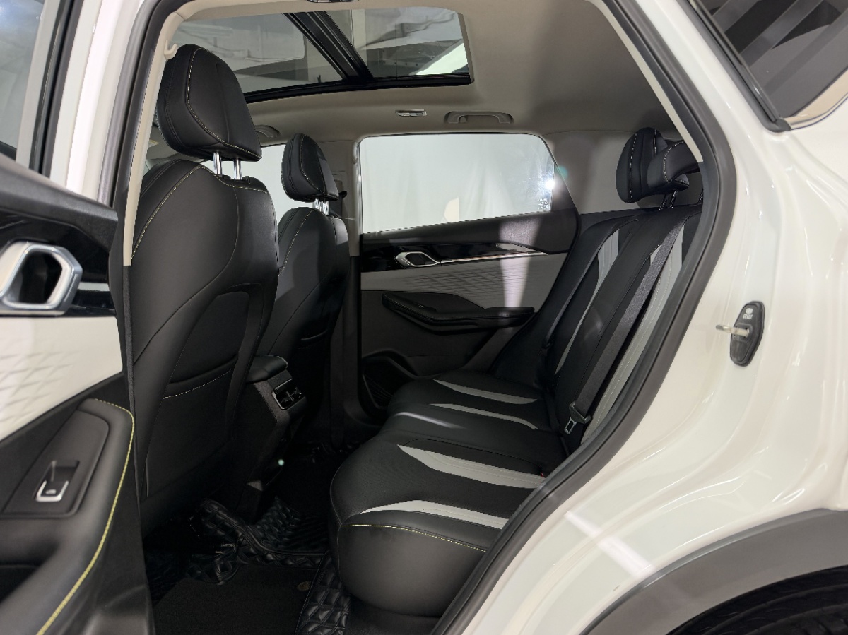 GEELY Coolray 2023 #4 GEELY Coolray 2023 car image #4