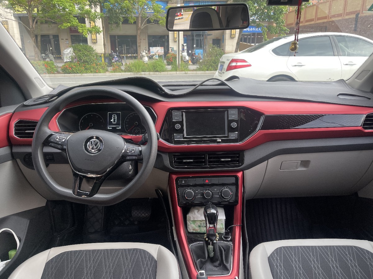 Volkswagen T-Cross 2019 car image #9