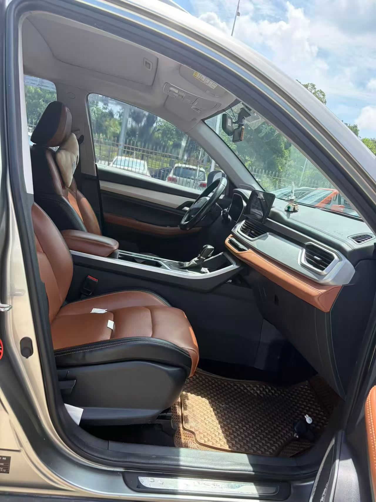 GEELY Vision X6 2020 car image #6