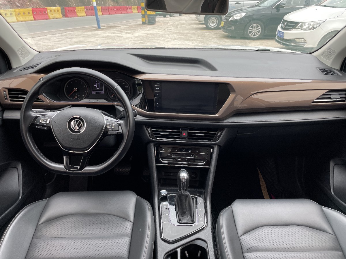 Volkswagen Tharu 2021 #9 Volkswagen Tharu 2021 car image #9