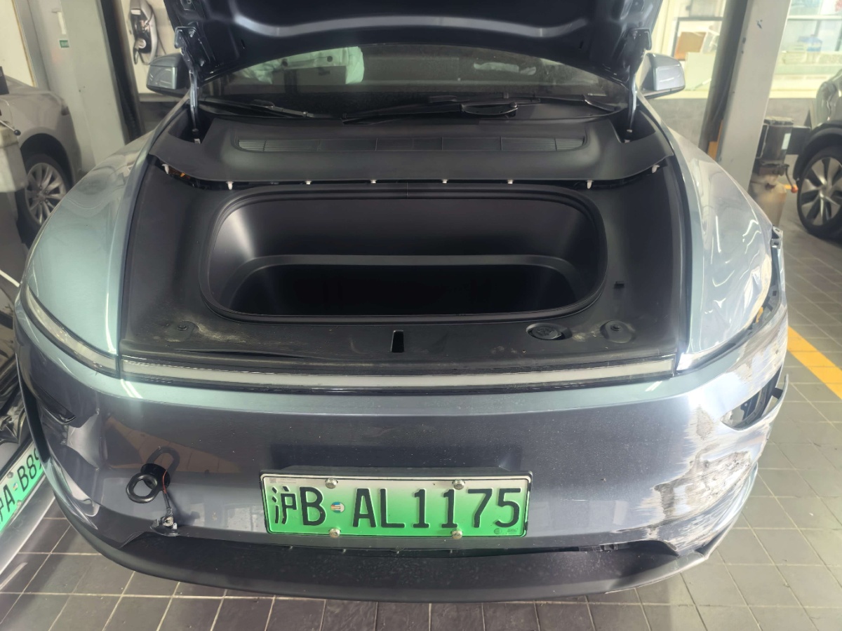 Tesla Model Y 2026 #8 Tesla Model Y 2026 car image #8