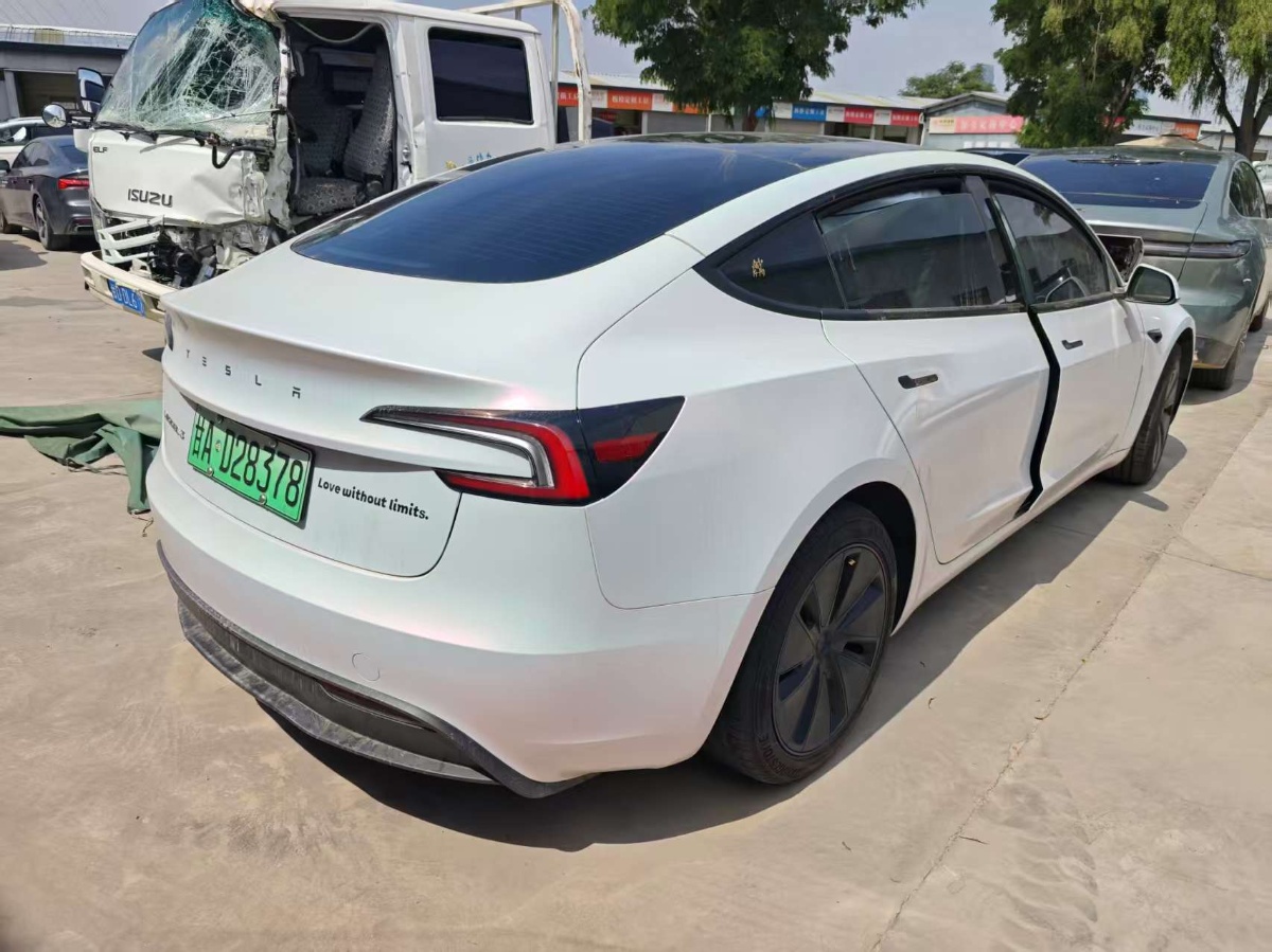 Tesla Model 3 2025 car image #5