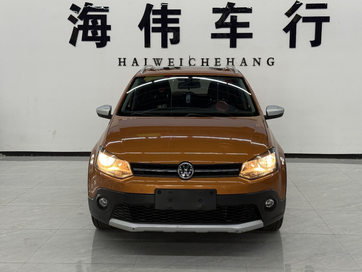 Volkswagen Polo 2016 car image #2