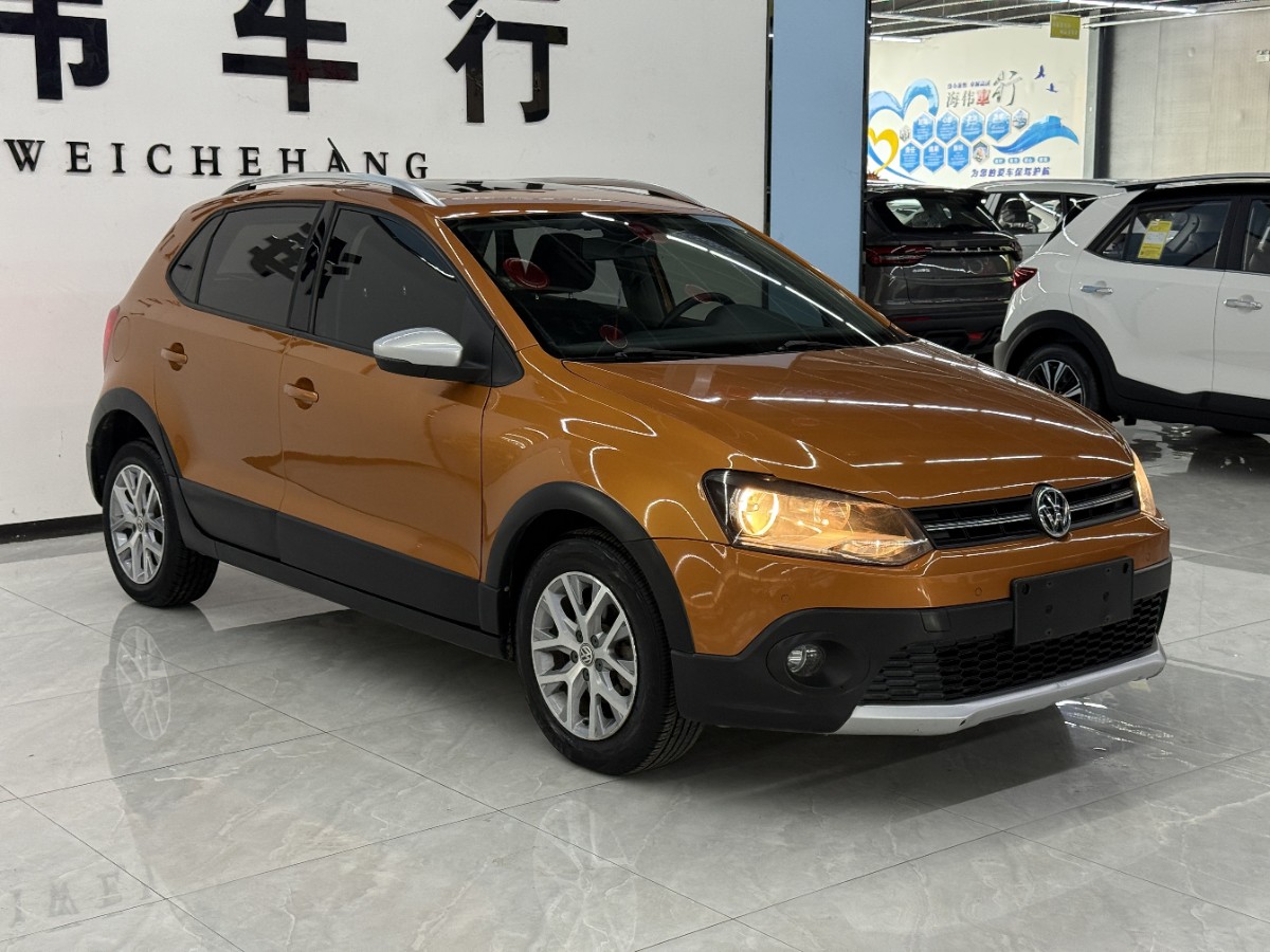 Volkswagen Polo 2016 car image 
