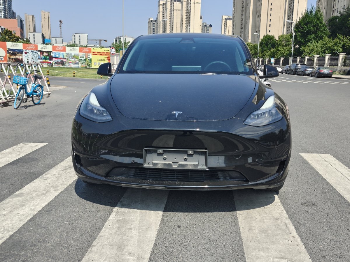 Tesla Model Y 2023 #2 Tesla Model Y 2023 car image #2