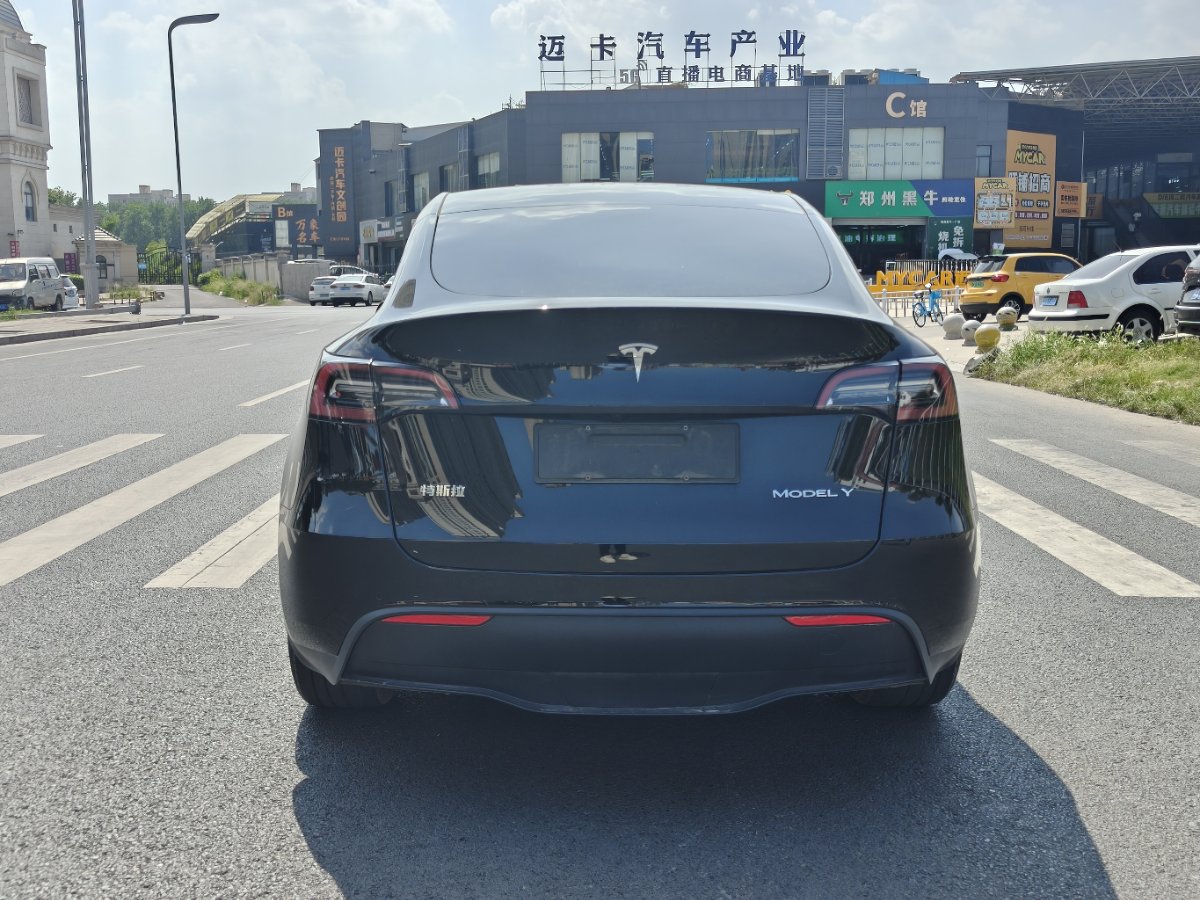 Tesla Model Y 2023 #7 Tesla Model Y 2023 car image #7