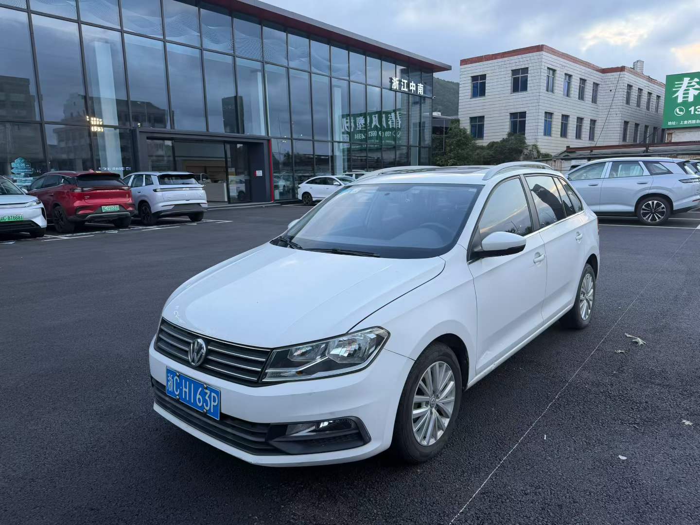 Volkswagen Santana 2018 car image #3