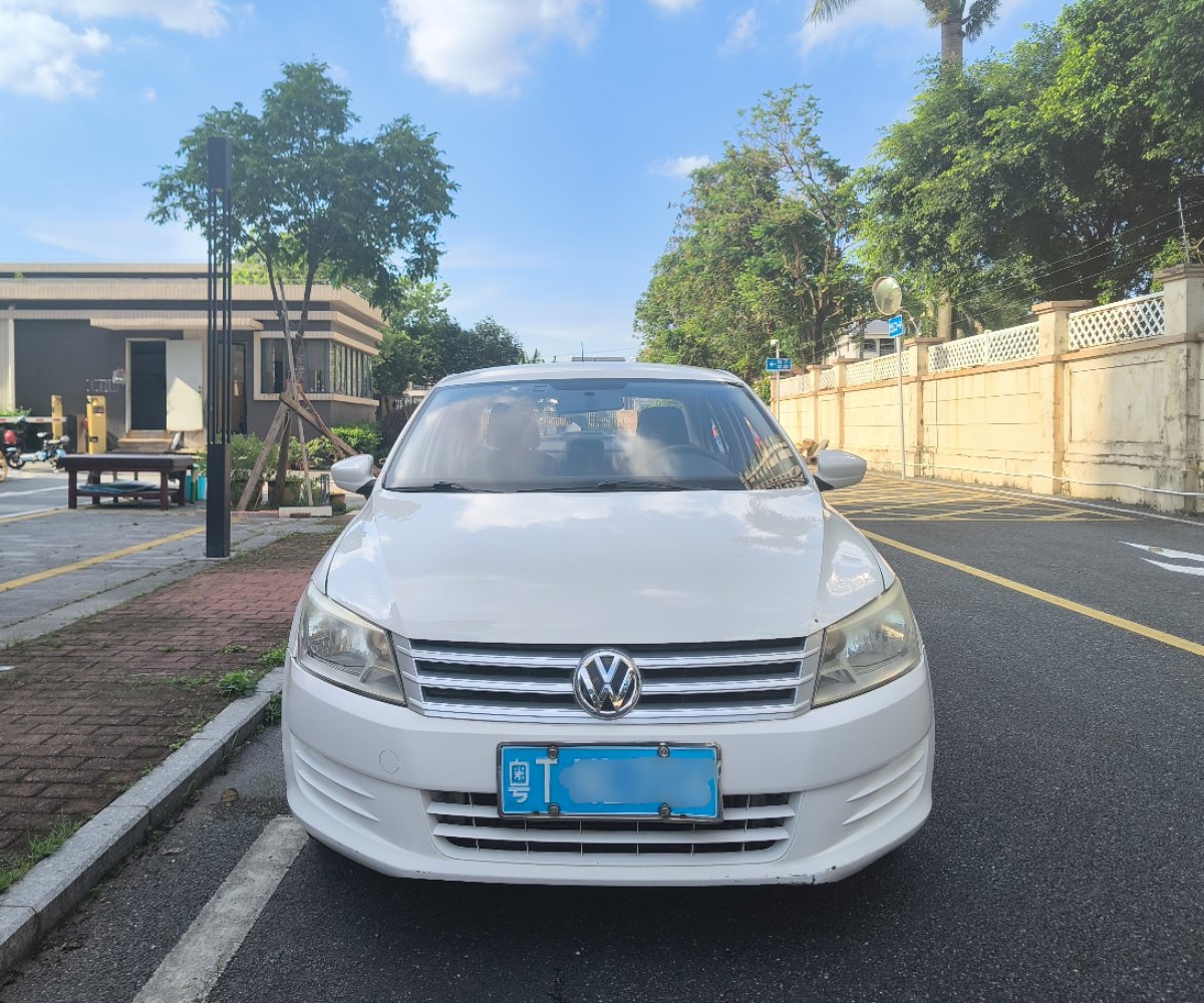 Volkswagen Santana 2014 car image #2