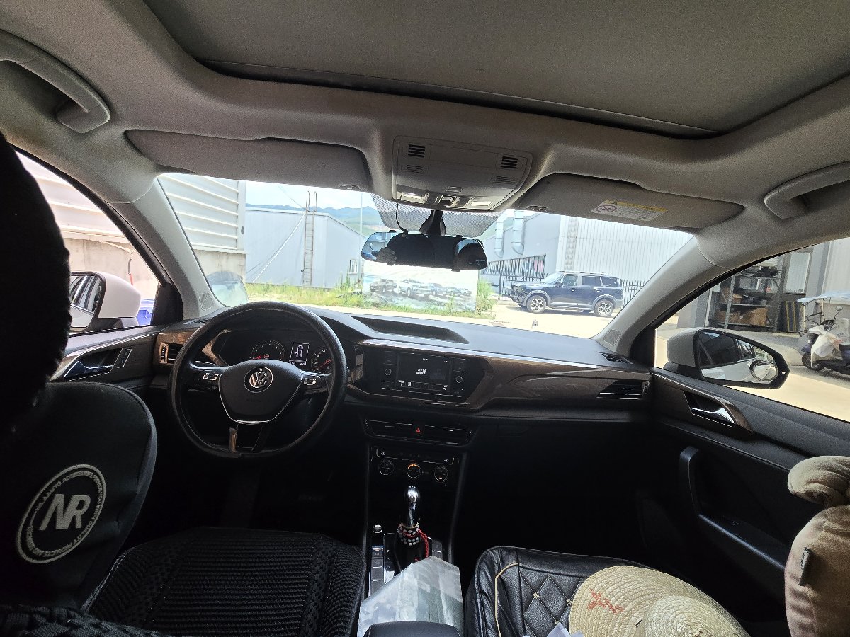 Volkswagen Tharu 2019 car image #2