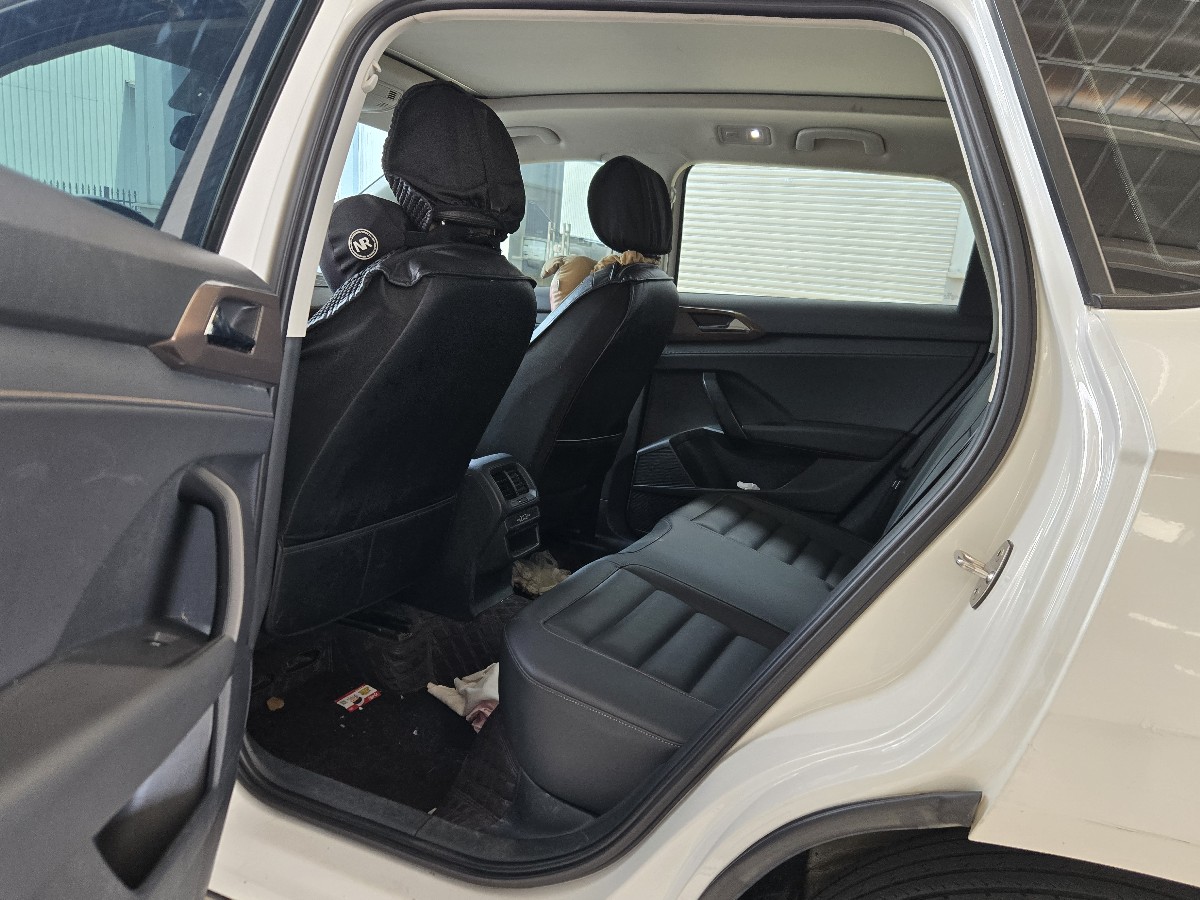 Volkswagen Tharu 2019 car image #9