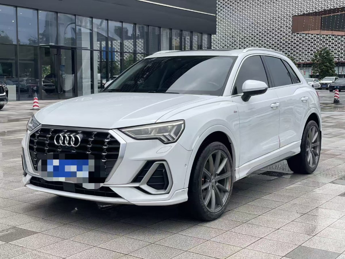 Audi Q3 2021 car image 