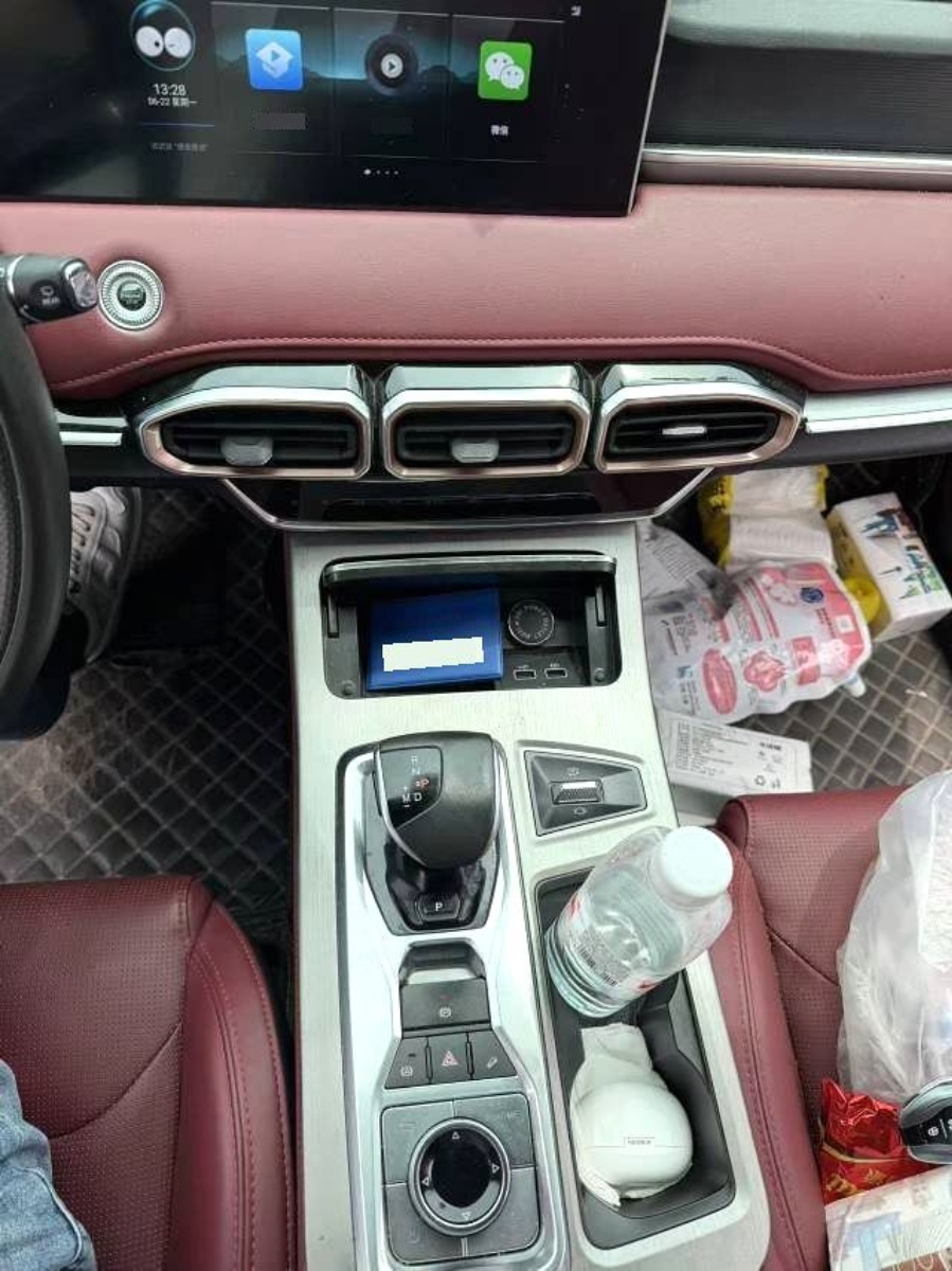 Jetour X70 PLUS 2022 car image #2