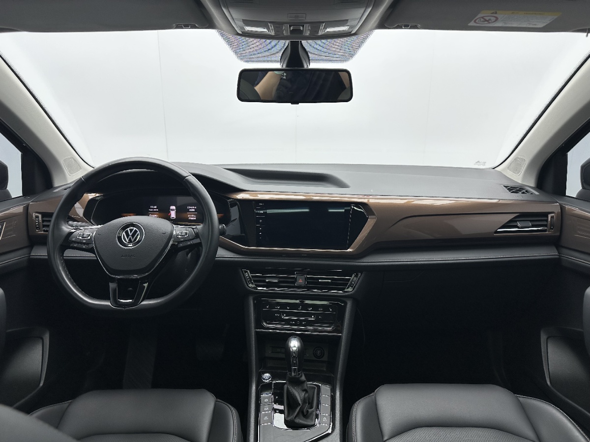 Volkswagen Tharu 2023 car image #7