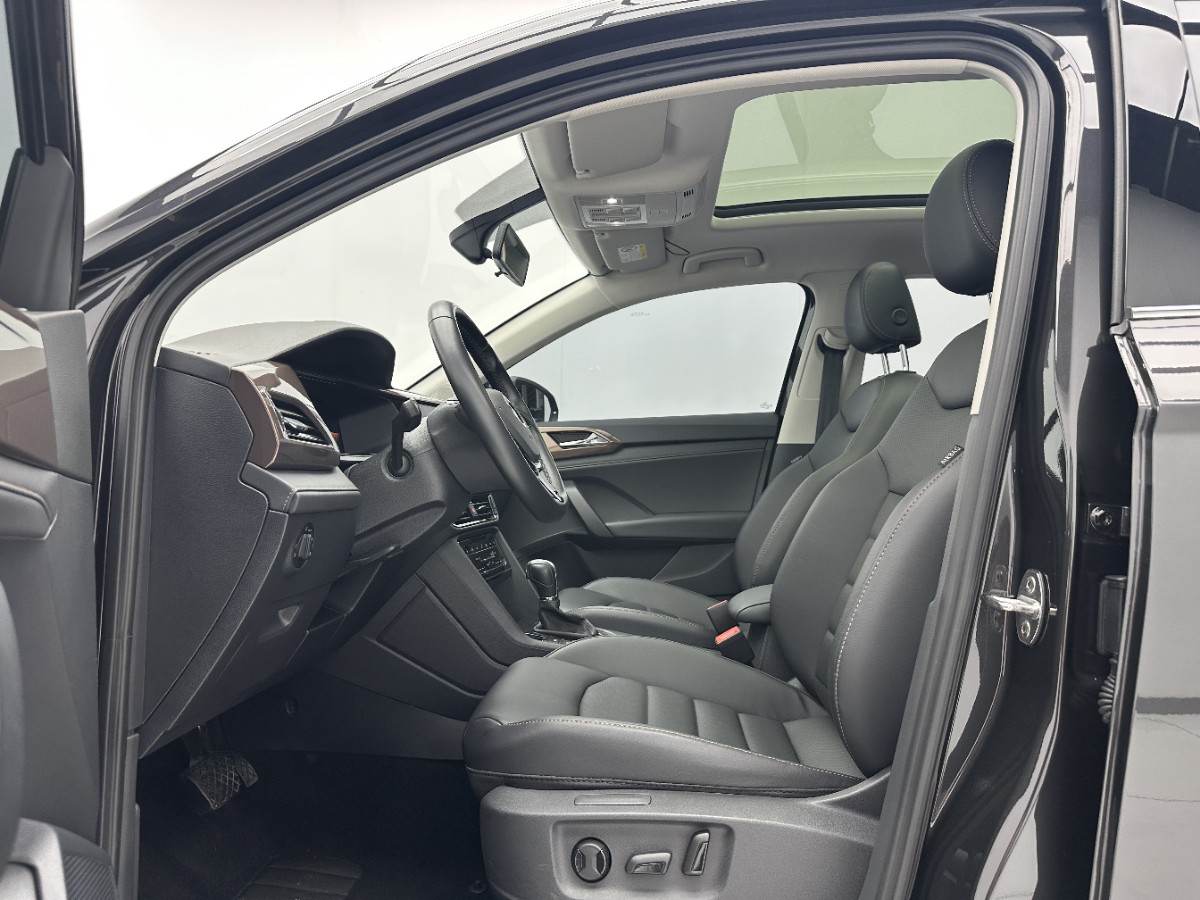 Volkswagen Tharu 2023 car image #5