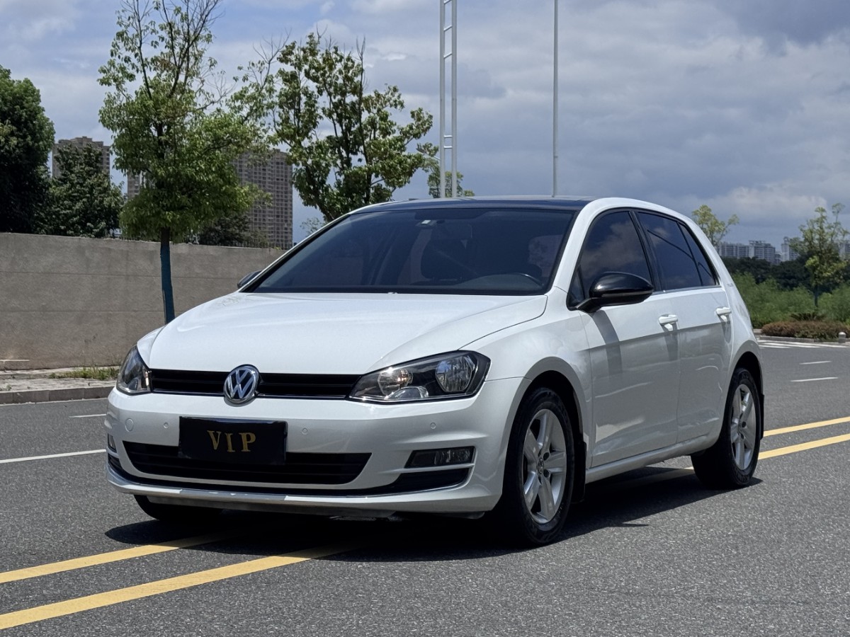 Volkswagen Golf 2017 Volkswagen Golf 2017 car image