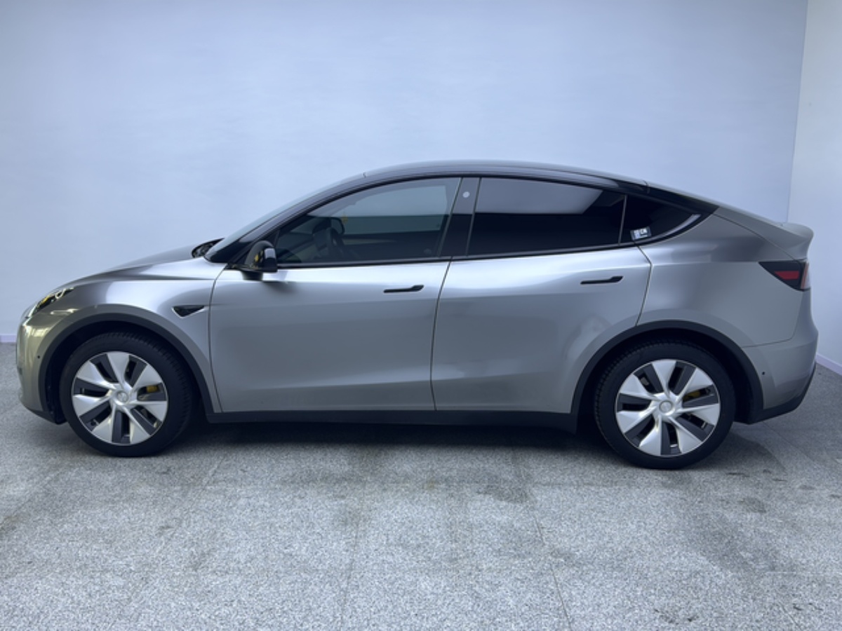 Tesla Model Y 2023 #5 Tesla Model Y 2023 car image #5