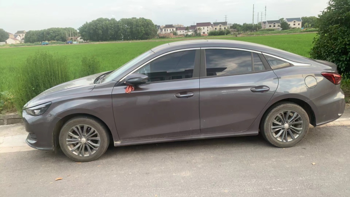 MG 5 2025 car image #2