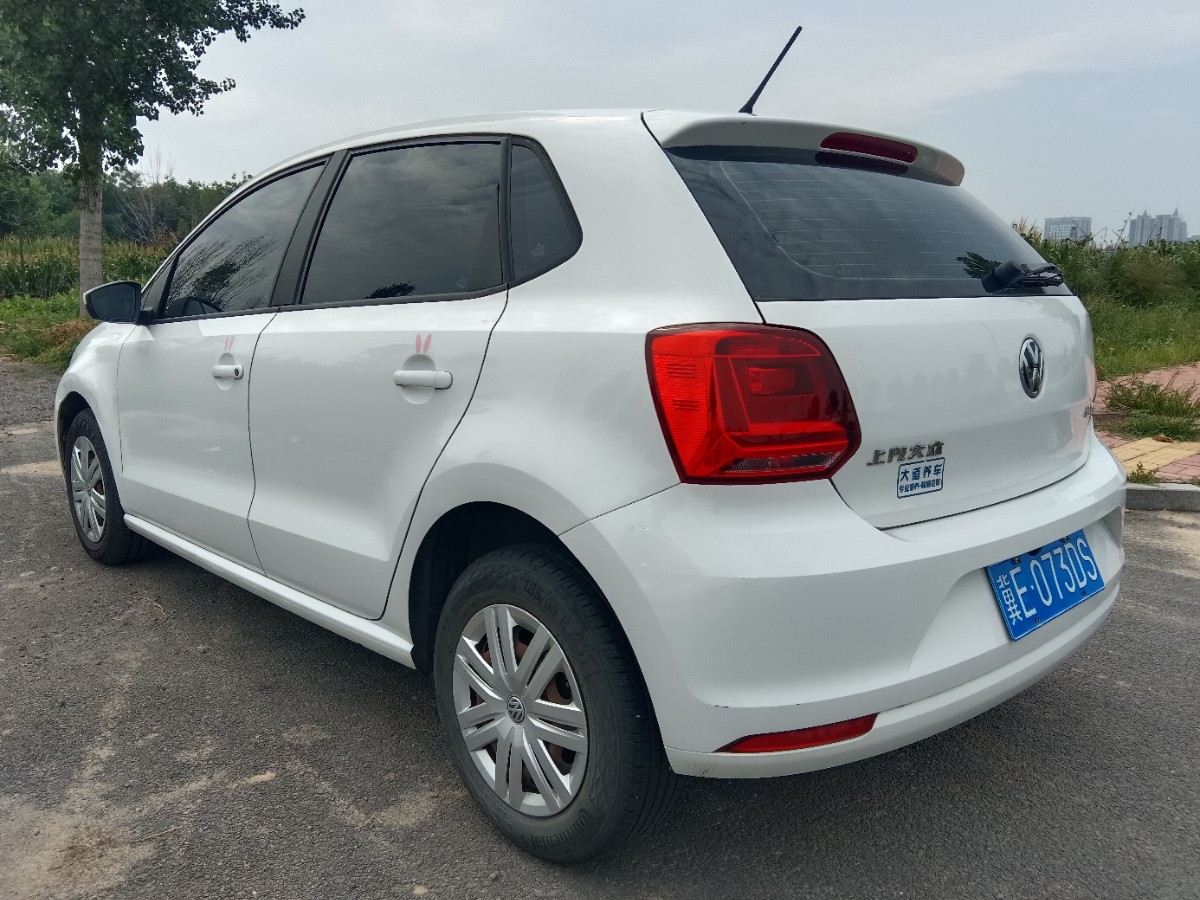 Volkswagen Polo 2018 car image #3