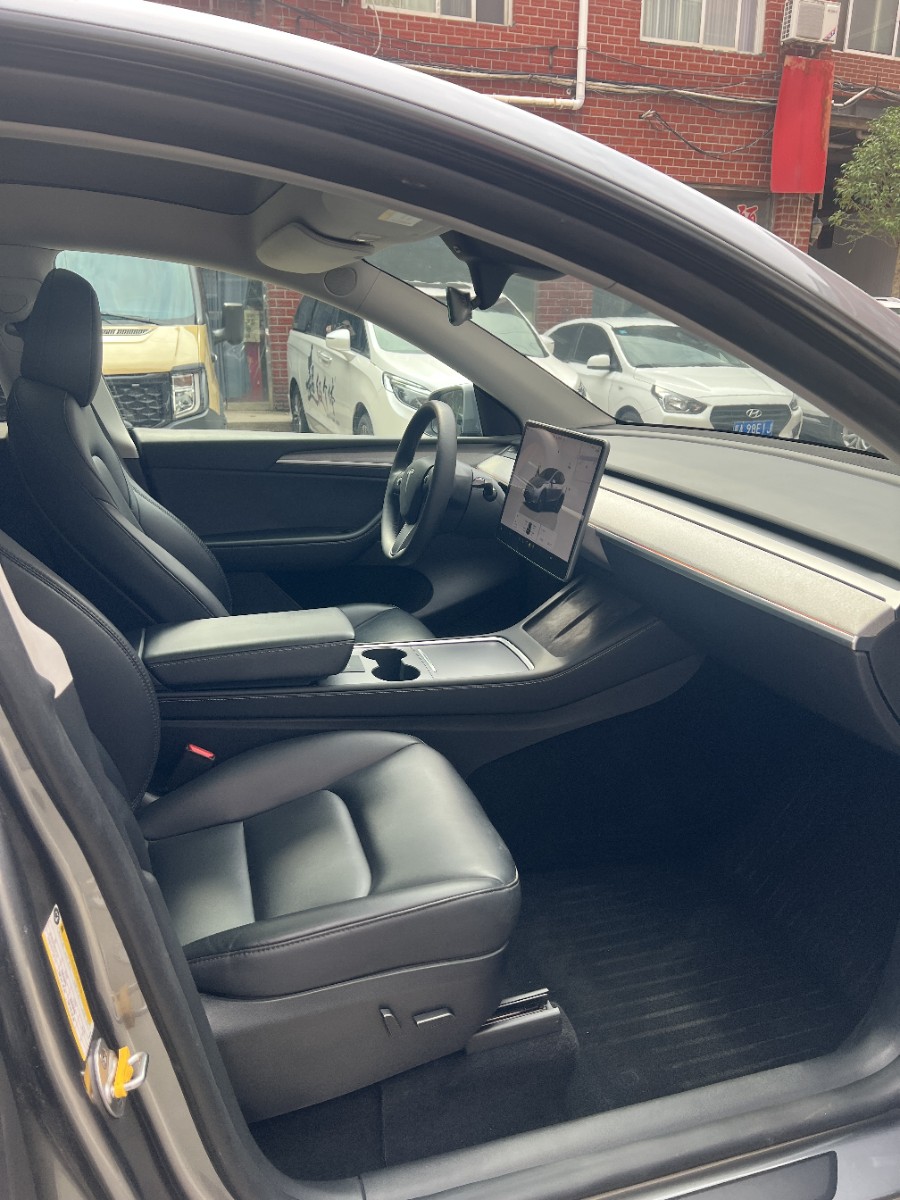 Tesla Model Y 2024 car image #8