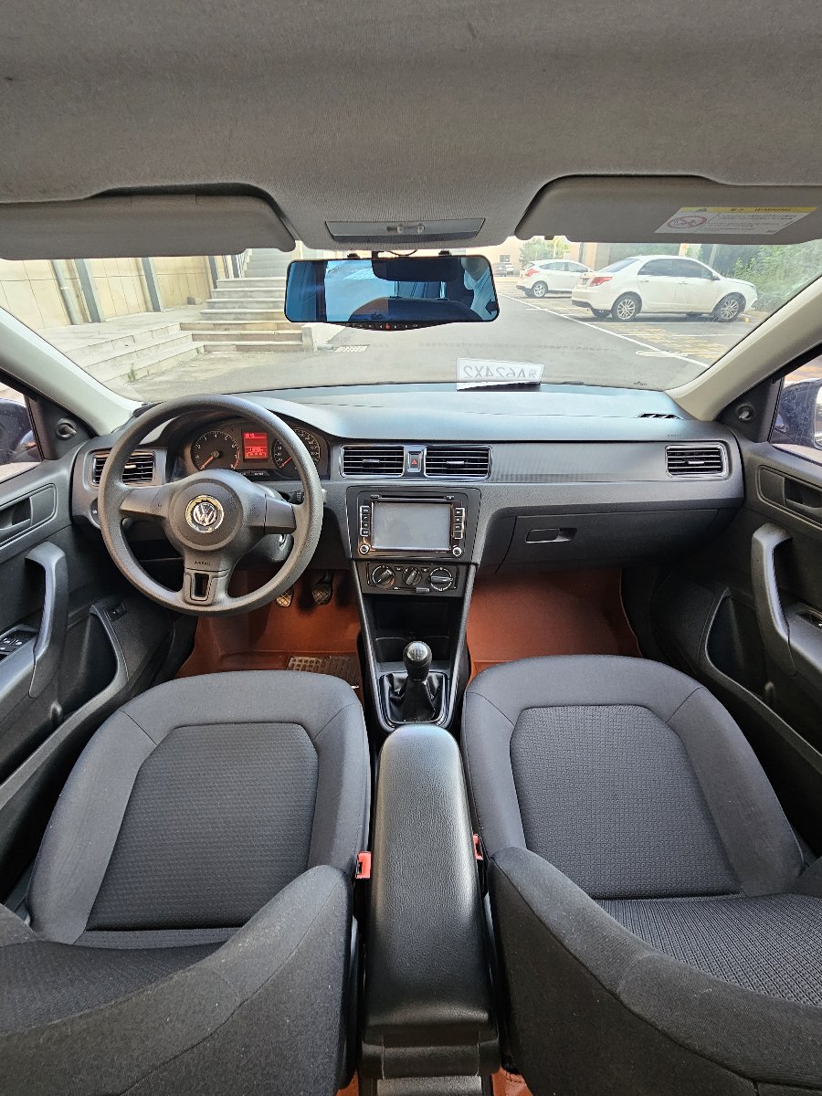 Volkswagen Santana 2014 car image #6