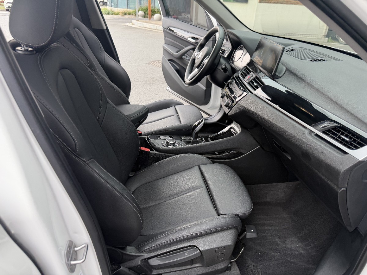 BMW X1 2022 car image #9
