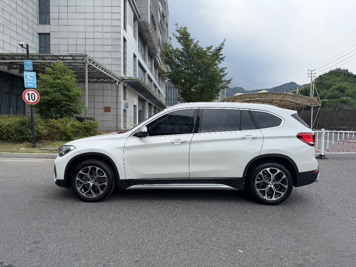 BMW X1 2022 car image #3