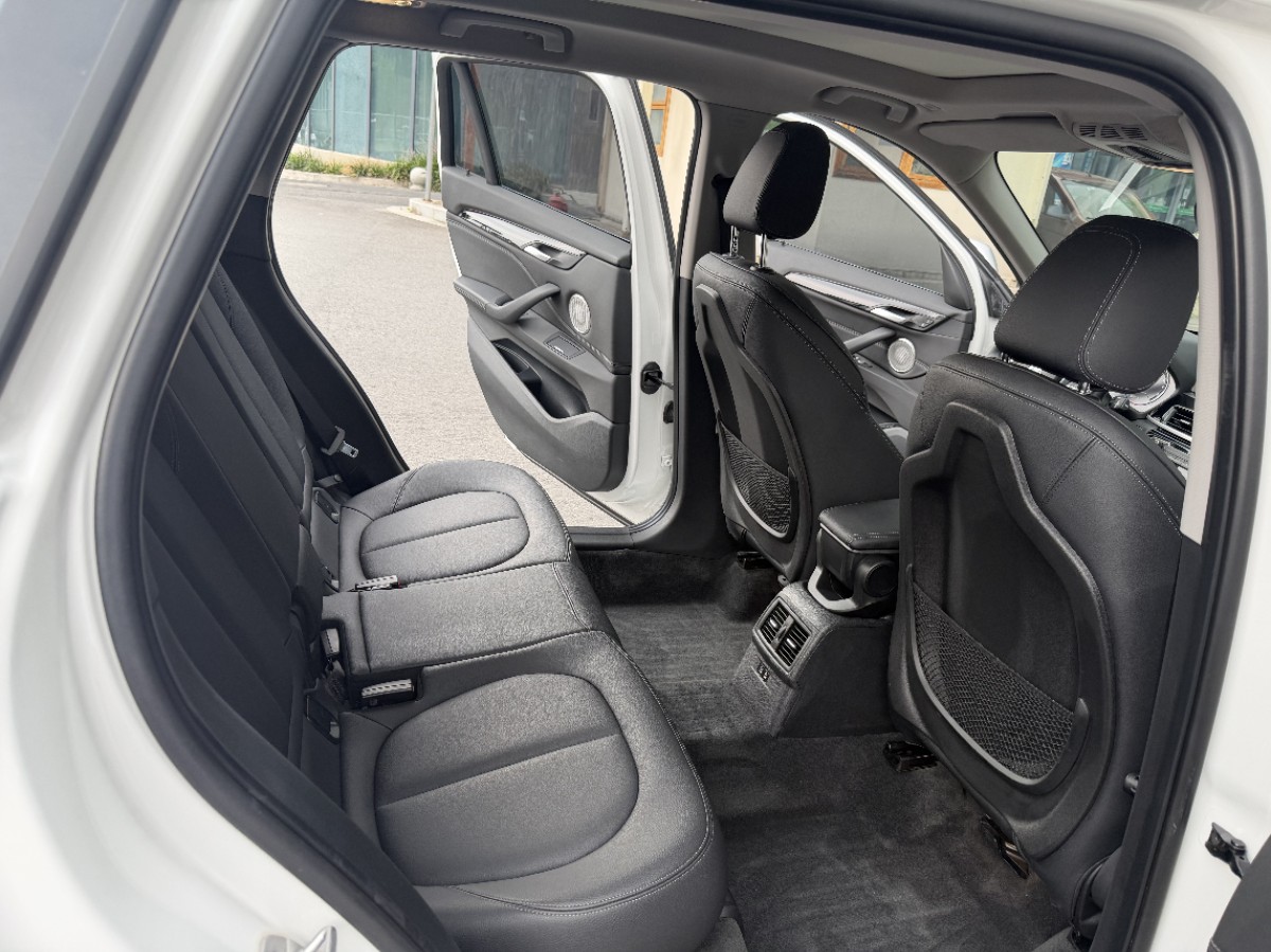 BMW X1 2022 car image #10