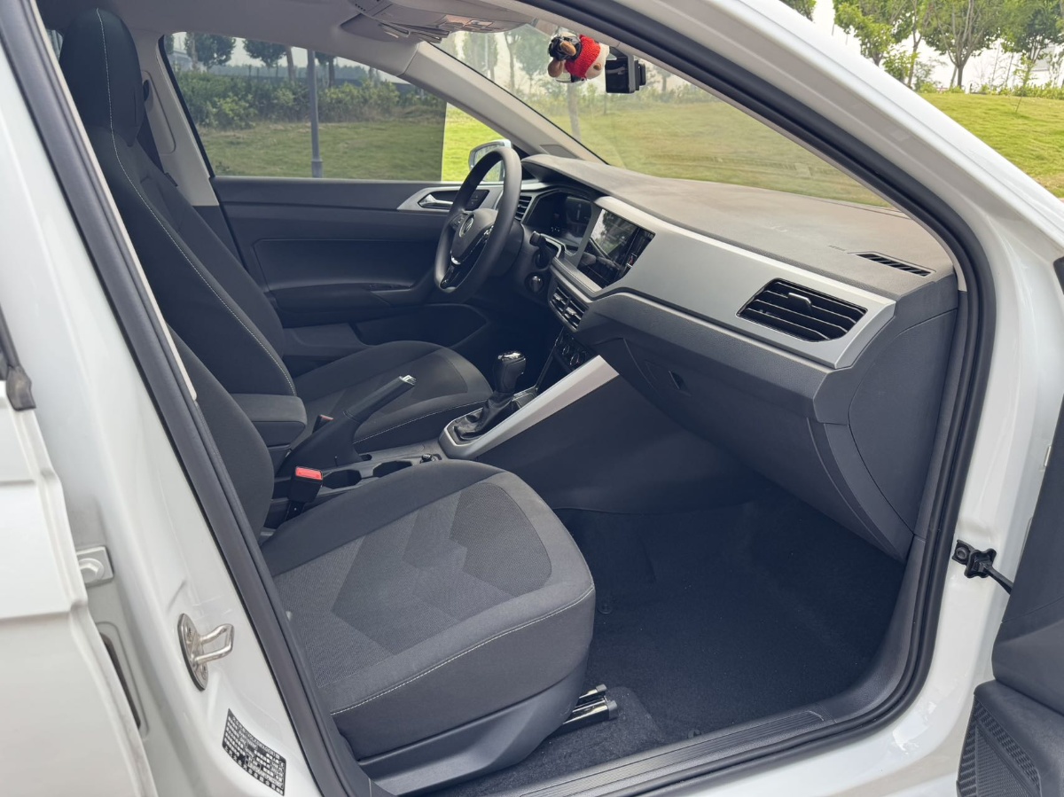 Volkswagen Polo 2024 car image #13